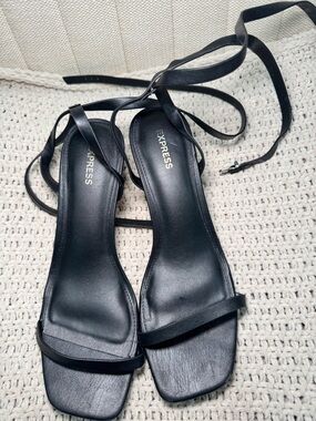 Express Black Lace-Up Square-Toe 2”Heel Sandals size 9